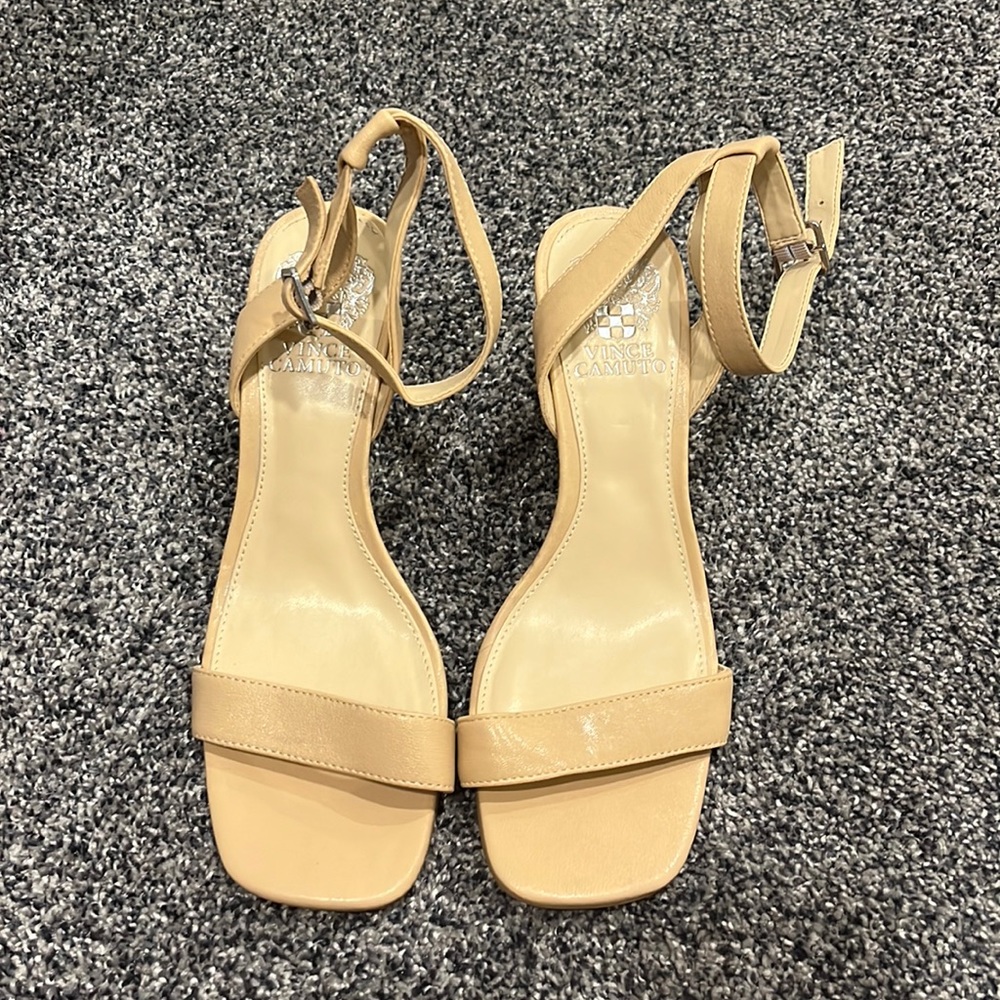 Vince Camuto | Gallanna Wedge Sandal Size 8